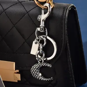 Exquisite Metal Letter Keychains For Women Y2k Bag Pendant Fashion Car Keyring Jewelry Gift Decoration Accessories