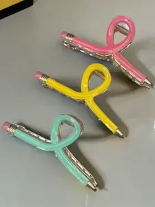 Fashionable hair claws for the back of school season, pencil shaped hair claws, suitable for daily wear, vacation and dating occasions, and also a surprising and exquisite small gift