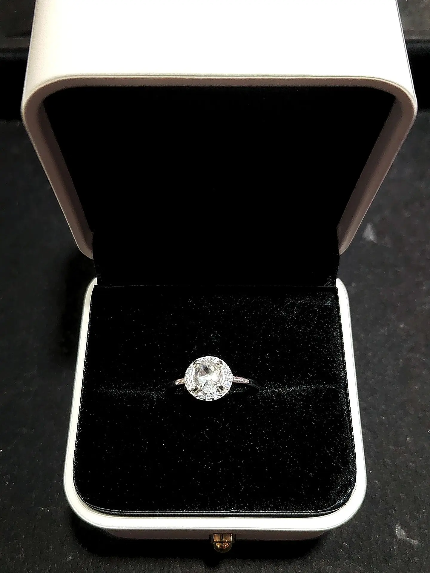 Raya(16314)gc.Natural clear quartz ring