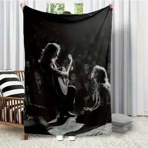 This solid color, wave-patterned, double-sided fleece taffeta single-layer blanket for guitarists and singers is warm, soft, and stylish, suitable for all seasons and can be used in bedrooms, sofas, and offices.