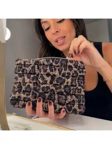 Leopard Print Puffy Clutch Purse for Women, Quilted Cosmetic Bag with Zipper, Cute Travel Makeup Organizer for Toiletries, Lip Oil, Phone, Wallet, Jewelry, Perfume, Hair Ties and Beauty Essentials, Trendy Small Pouch for Handbag, Work Bag and Beach Bag, B
