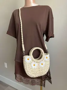 Woven Tote Bag With Daisy Flowers
