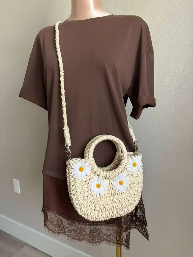 Woven Tote Bag With Daisy Flowers