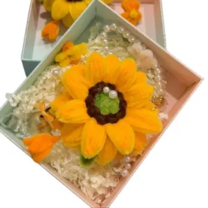 Aesthetic Handmade Pipe Cleaner Sunflower Keychain, Cute Four Leaf Clover Bag Charm with Pearls, Coquette Floral Car Mirror Hanging Accessory, Graduation Gift Box for Her