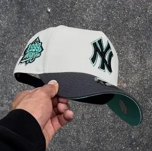 New Era NY Yankees 9FORTY Baseball Cap White Gray Mint, 1999 Yankees Side Patch, Adjustable Strap, Streetwear Cap Retro Aesthetic, Unisex Gorras for Men & Women, waterproof accessories