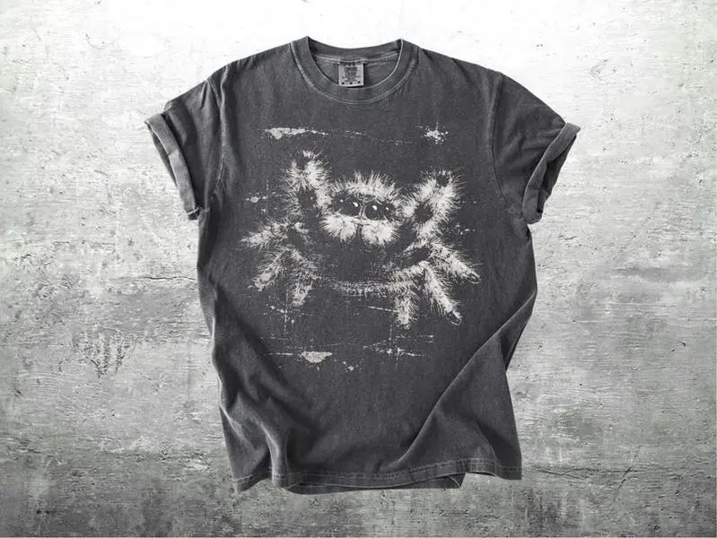 Comfort Colors Jumping Spider Shirt, Grunge Punk Graphic Tee, Oversized T-Shirt, Alternative Spider Shirt, Gothic Nature Apparel, Unisex Streetwear Top