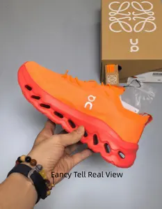 Built for all-day wear, this pair works for runs, walks, and everyday style