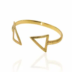 The CLEO Bangle