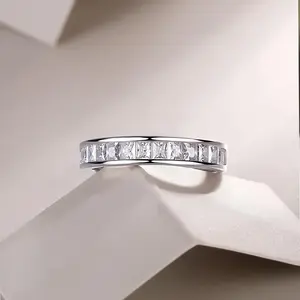 [Romantic Wedding Band] Classic Romantic Style 1pc 2mm Wide Unisex Wedding Band Ring with Synthetic Cubic Zirconia Stones - Durable Everyday Jewelry Gift for Anniversary, Timeless Accessory, Polished Finish