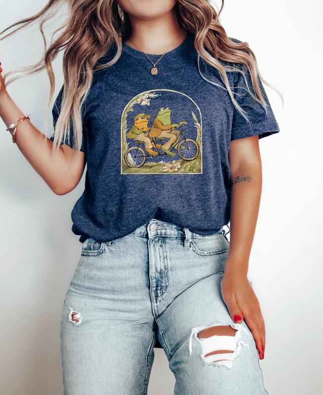 Comfort Colors Frog and Toad on Bike Shirt, Cute Nature Graphic Tee for Book Lovers and Bikers, Soft Cotton Crewneck T-shirt, Classic Story-Inspired Design, Trendy Gen Z Aesthetic, Custom Printed Gift Idea, Wholesome Summer Streetwear for Him or Her