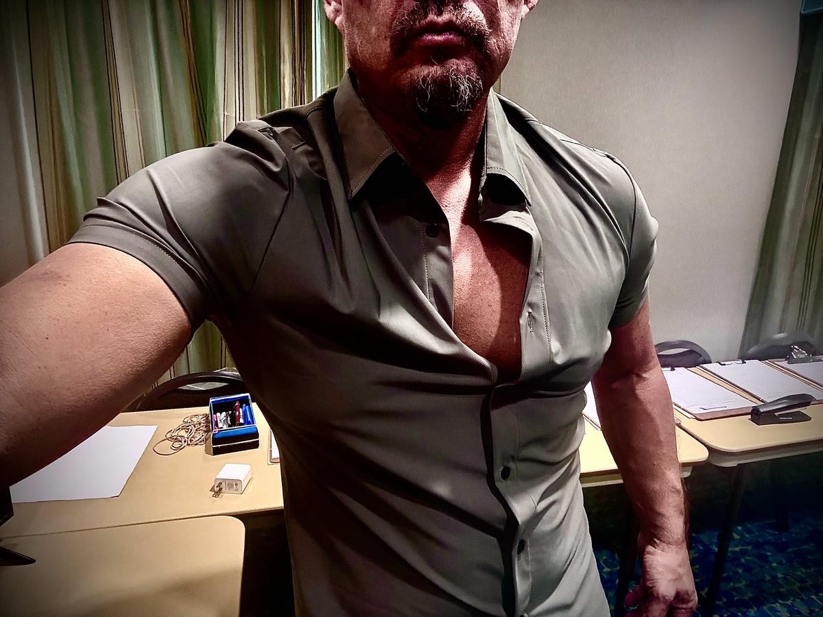 Item: White/Green, L