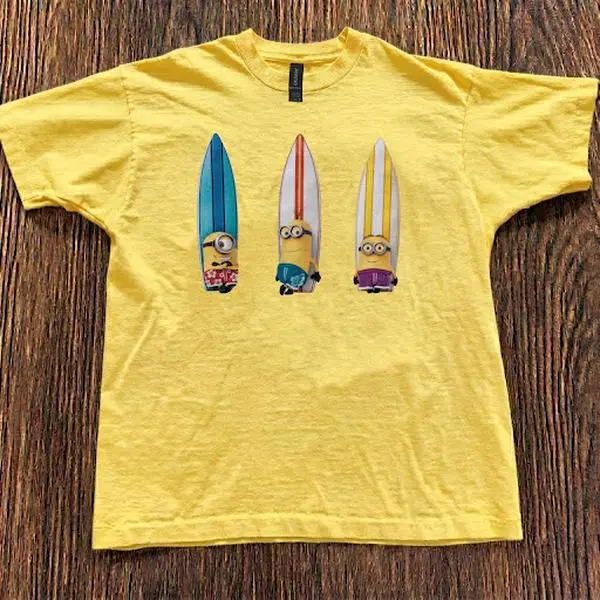 Minions T-shirt Vintage Minions Surfing Surfboards Graphic Tee, Retro Despicable Me Summer Beach Shirt, Loose Fit Top