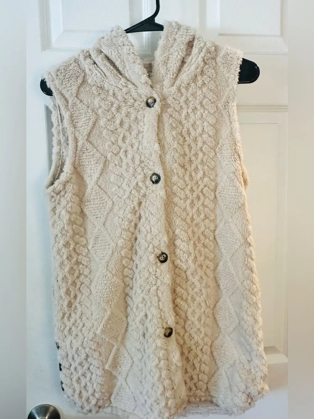 NWOT Cozy Cream Hooded Faux Fur Plush Vest