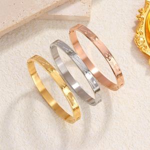 Friendship Love ladies Bracelet -18K gold plated titanium steel cuff bracelet，Simple and durable daily wear