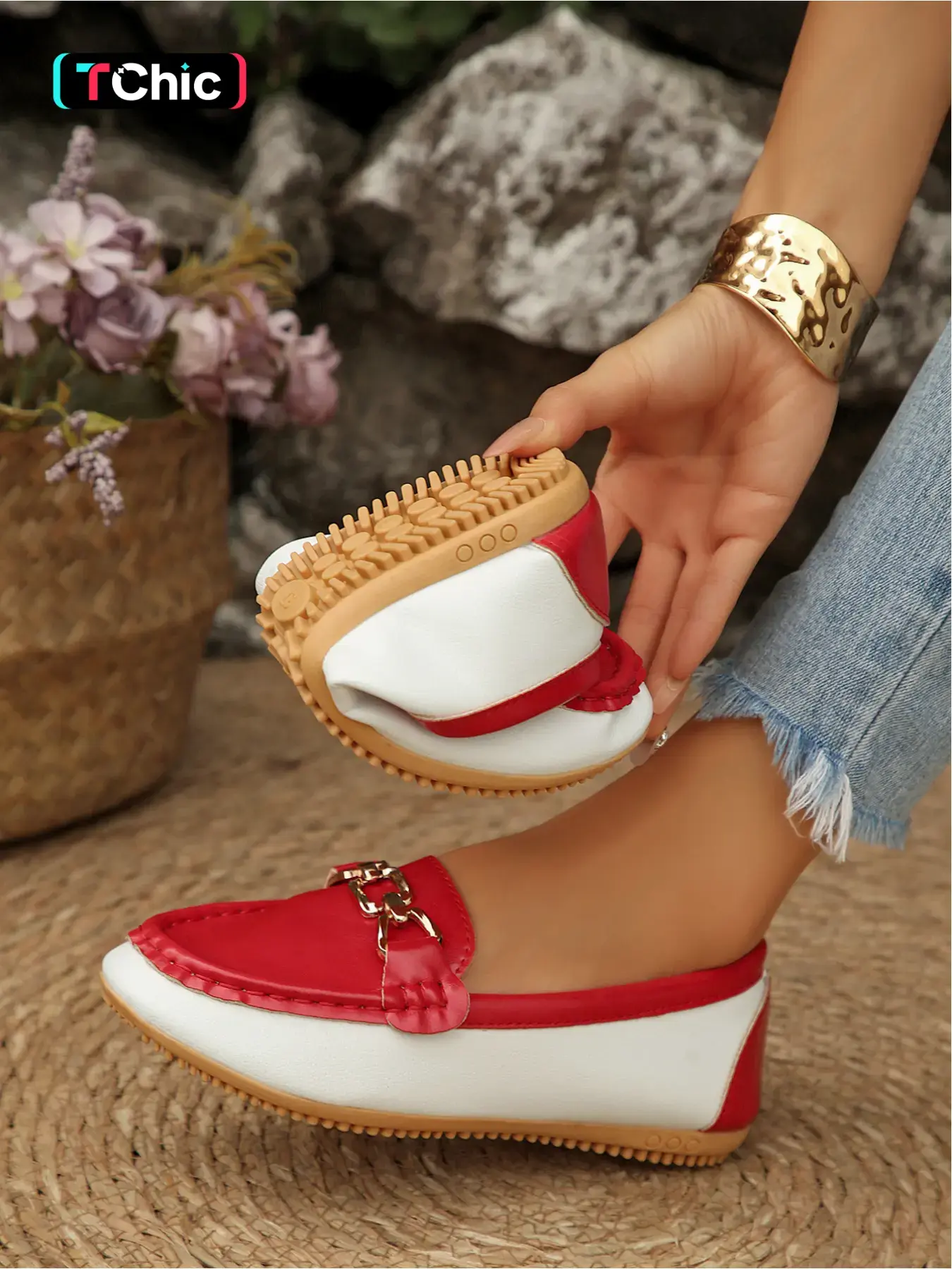 Women's trendy Flat color-blocked loafers with metal buckle accents, slip-on shallow shoes with Slip on Style and massage soles, comfortable loafers suitable for casual daily wear and light commuting, leisure shoes