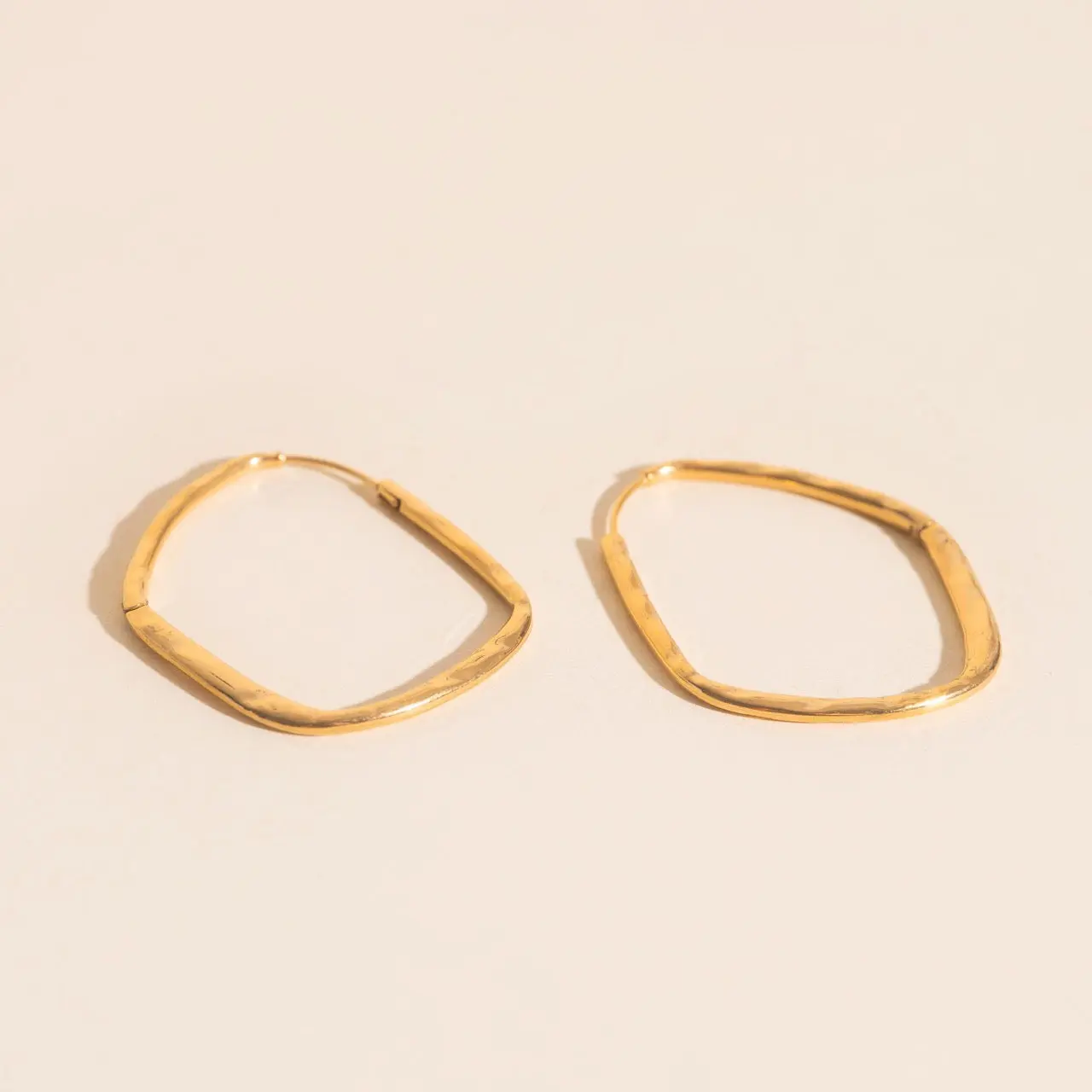 Titanium Hammered Oblong Huggie Hoop Earrings - FeatherTUFF™