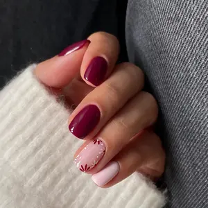 Short Square Fake Nail, 24pcs/set Floral Pattern Press on Nails with 1 Count Nail File & 1 Count Tape, Removable Nail Art Artificial Full Cover, Christmas Gift, Flower Design Nails