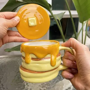 Hand Painted Ceramic Cute Three-dimensional Muffin Shape with Lid Mug Pancake Day Breakfast Cup, Cute Butter Muffin Cartoon Ceramic Coffee Cup Mother's Day Gift Food Lover Gift