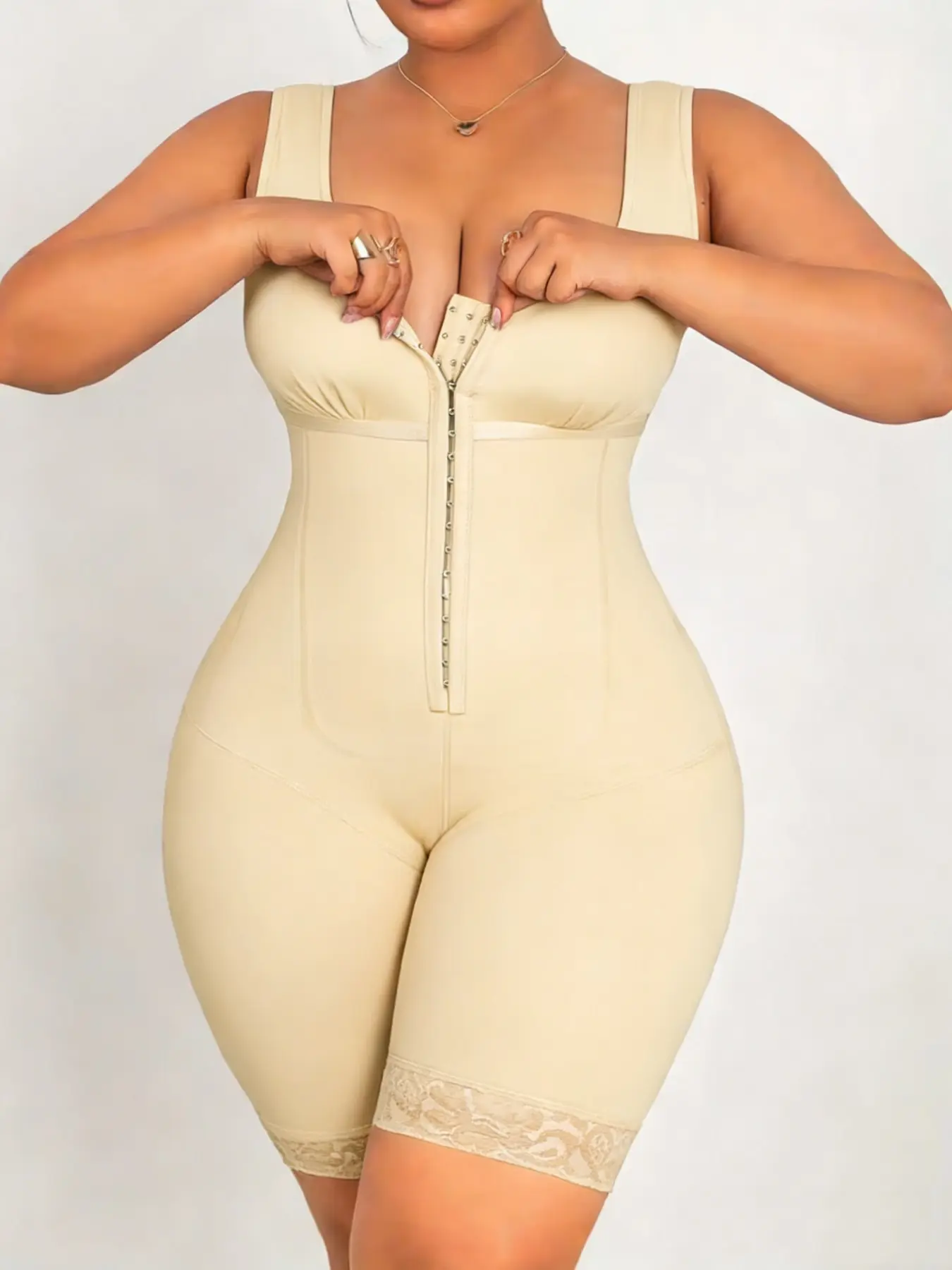 Women's Butt Enhancing Abdomen Smoothing Shapewear with Open Crotch Closure, Fajas, Colombian Shapewear, Body Sculpting Compression, Curve Hugging Compression, Lace Trim Slim Fit Curves Bodysuit, Adjustable Hooks, Ideal for Party, Sport