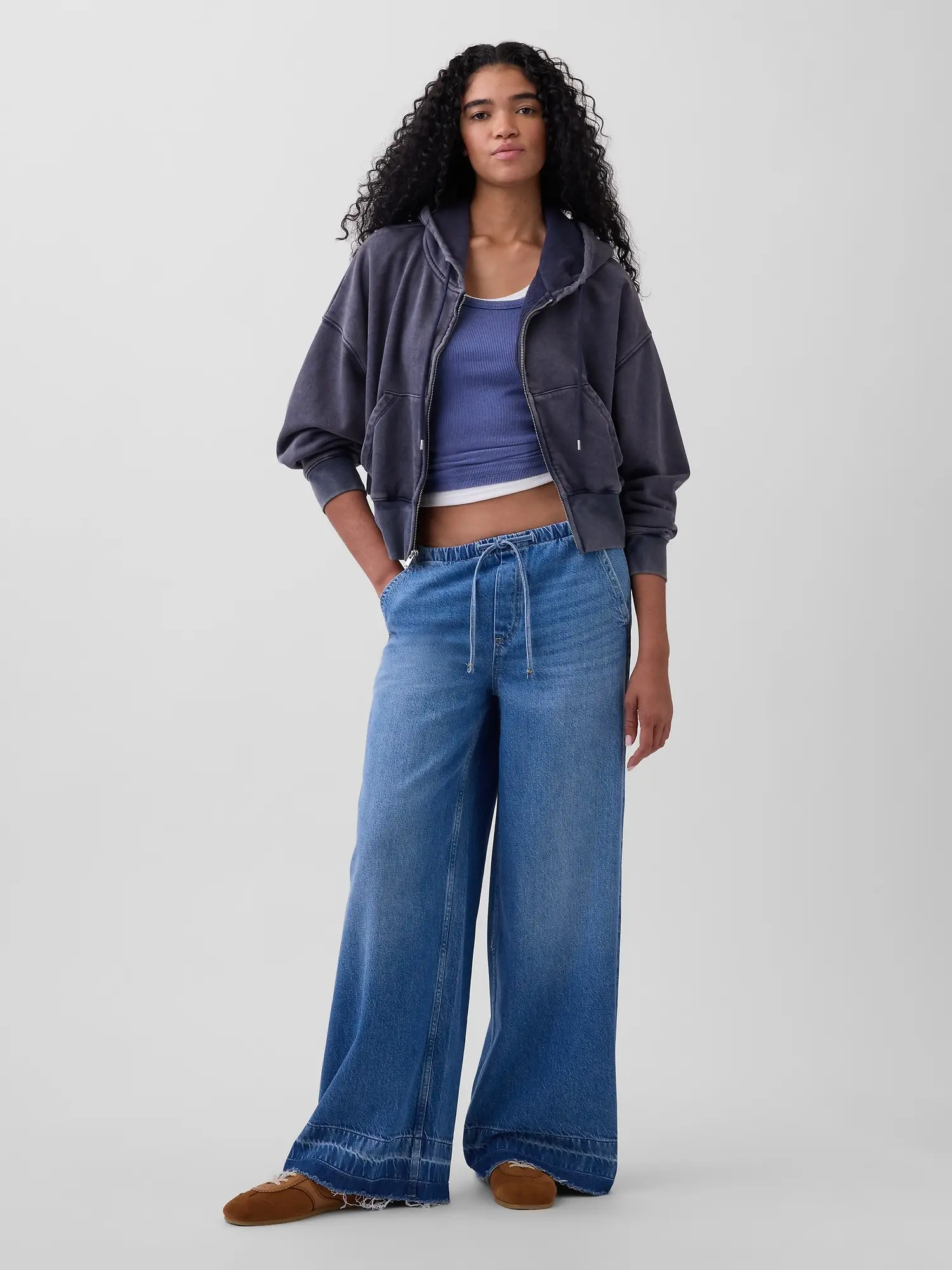 Gap Women's Mid Rise UltraSoft Easy Baggy Jeans