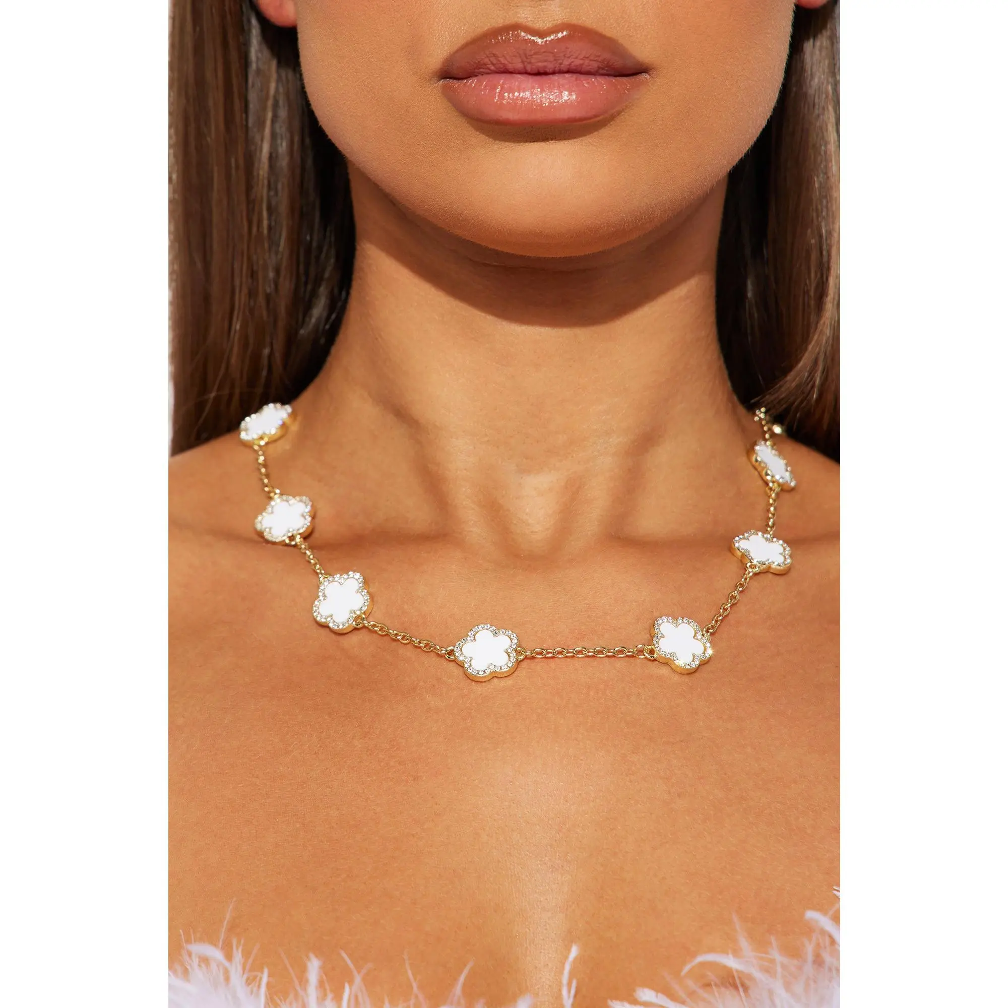 Clover Bae Chain Necklace - White/Gold Clover Bae Chain Necklace - White/Gold