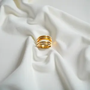 THE SCULPTED TRINITY RING