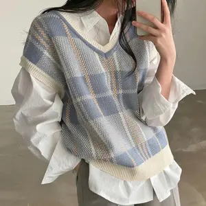 Women's retro V-neck checkered sweater vest, autumn and winter retro knitted pullover, loose Korean style knitted top, pull-out women's