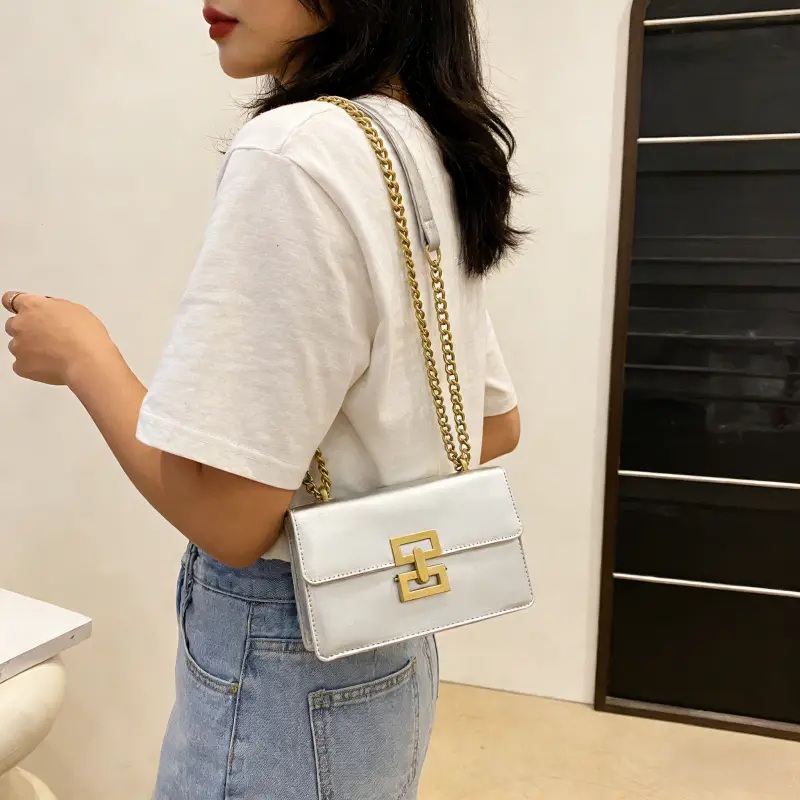Elegant Turn-Lock Shoulder Purse, Versatile Chain Crossbody Bag for Everyday & Occasions