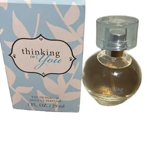 Mary kay Thinking of you eau de Parfum 1 fl oz 29 ml ( floriental afrutado femenas notas florales acentuadas con frutas suculentas vainilla cálida y notas amaderadas
