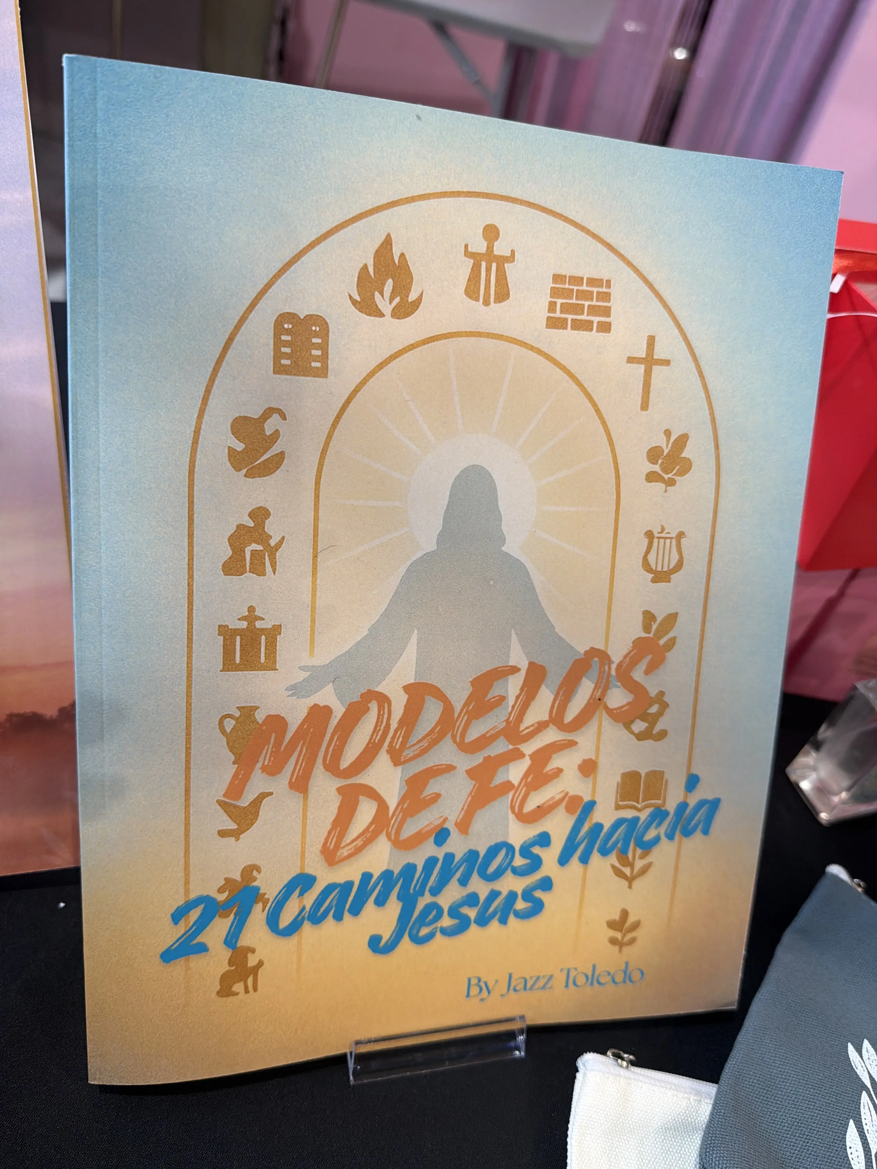Modelos De Fe: 21 Caminos hacia Jesus Libro Devocional Book