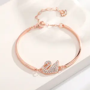 Minimalist Elegant Swan Bracelet Delicate Fashion Bangle for Women Daily Wear