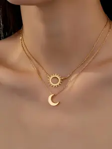 2 vintage Bohemian style sun and moon pendant necklaces, women's 18K gold plated stainless steel double-layer layered necklace, perfect for summer and beach vacation decoration