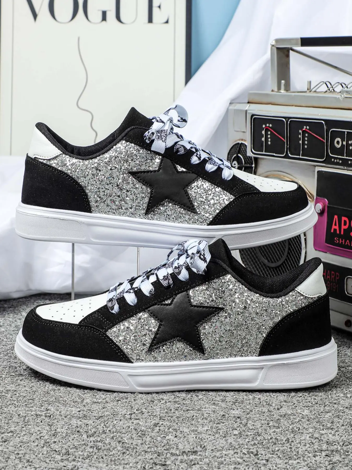 Men's Fashion Sequin Star Design Sneakers, Breathable Lightweight Low Top Skate Shoes, Casual Sporty Style for All Seasons