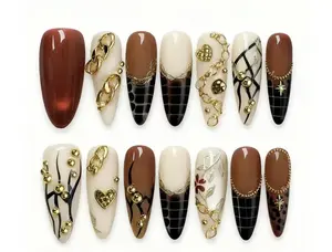 Tessa:Beautiful Handmade Nails Open InLive Crystal Liveroom