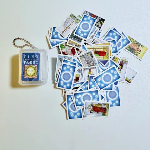 Tarot - Tiny Universal Waite Tarot Cards - Keychain