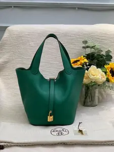 Pre-owned Hermes Leather Shoulder Bags Preloved Hermès Picotin 22 Bag 7737