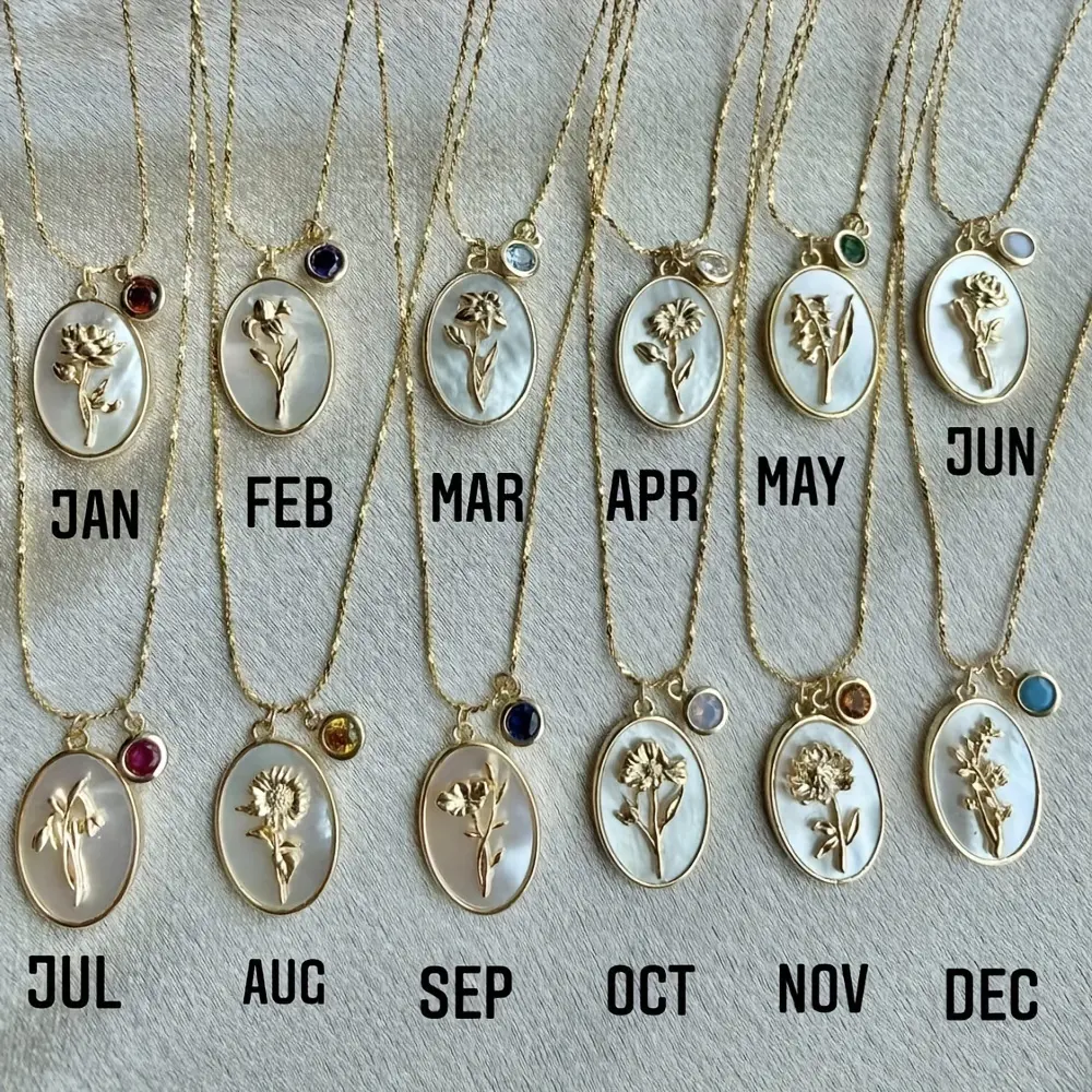 Exquisite Classic 3D Birth Flower Oval Pendant Necklace - Unique Gift for Her - Hypoallergenic Jewelry - Adjustable Chain - Birth Month Symbolism - Fashionable Accessory