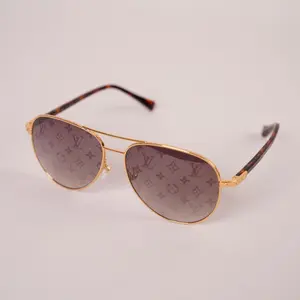 Pre-owned Louis Vuitton Tinted lenses with Louis Vuitton Monogram pattern Shoulder Bags Glass Gold Pristine S009260226020
