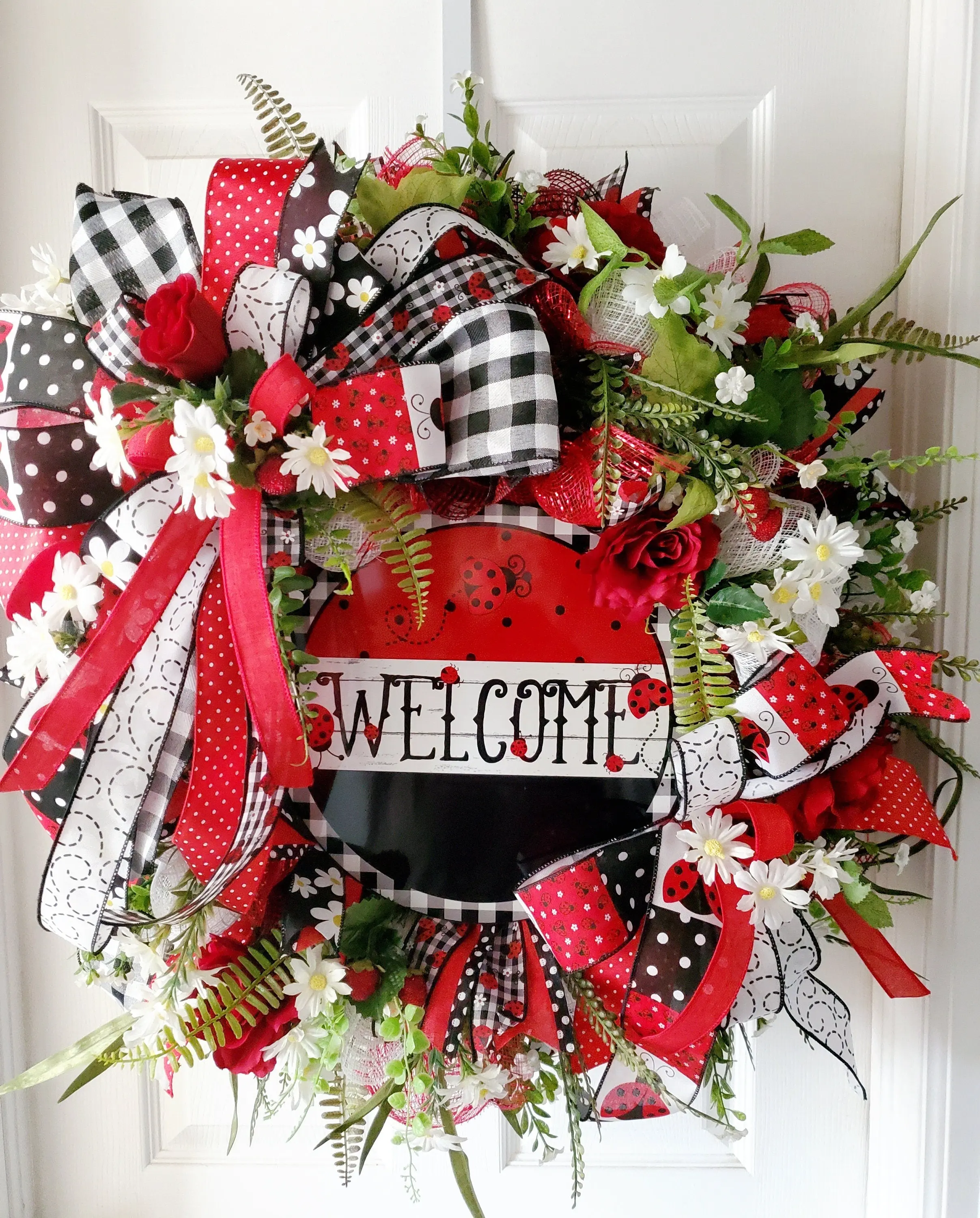 Summer Wreath - Welcome Ladybug and Strawberry Theme