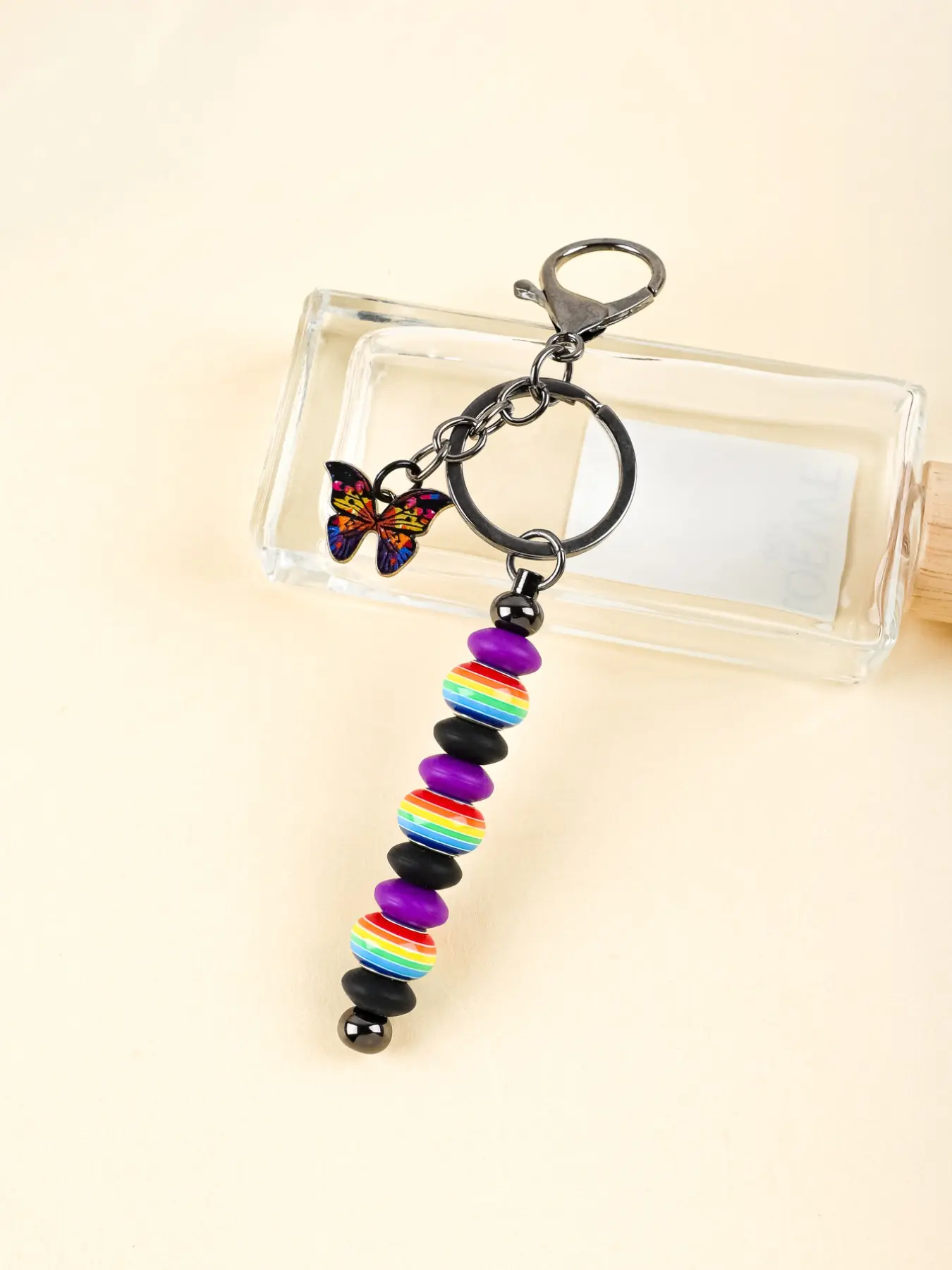 Butterfly Keychain Pendant, Y2K Round Ring Fashion Keyring, Keychain Charm, Key Chain Cute, Hanging Decoration Gift for Friends Couples Unisex Backpack Accessory, Key Chain Decorations