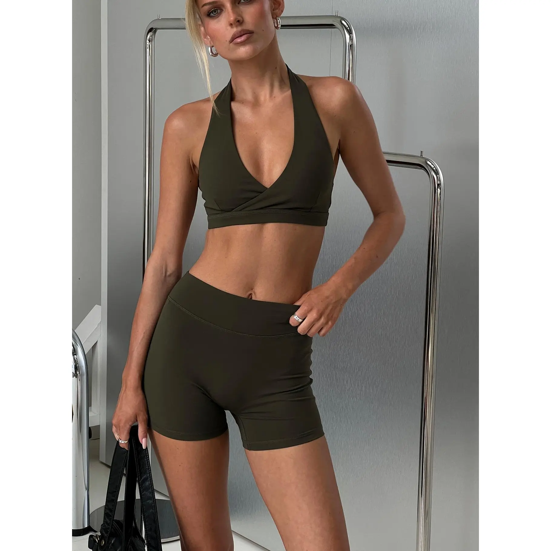Final Form Active 4" Invisible Scrunch Shorts Olive
