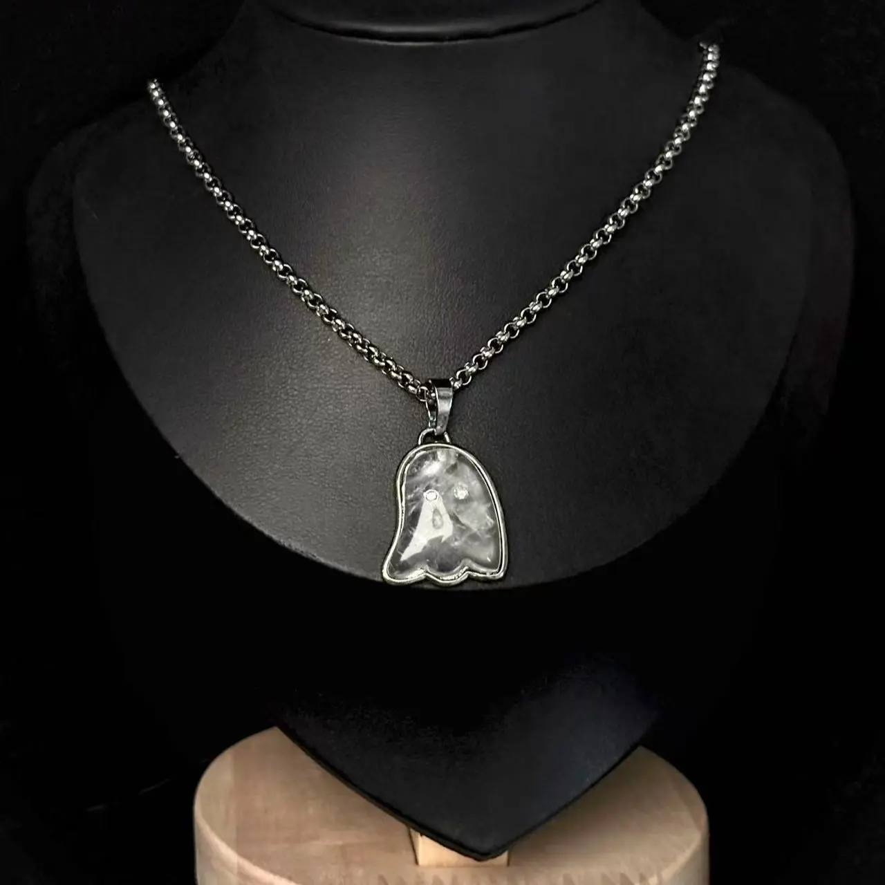 Unisex Metal Coating Minimalist Fashion 20-Inch Crystal Ghost Pendant Necklace with Layered Design, Witchcraft Aesthetic Luxury Costume Jewelry for Adults' Birthday Gifts, Reiki Chakra Healing Energy Boost, Crystal Ghost Pendant Layered Design