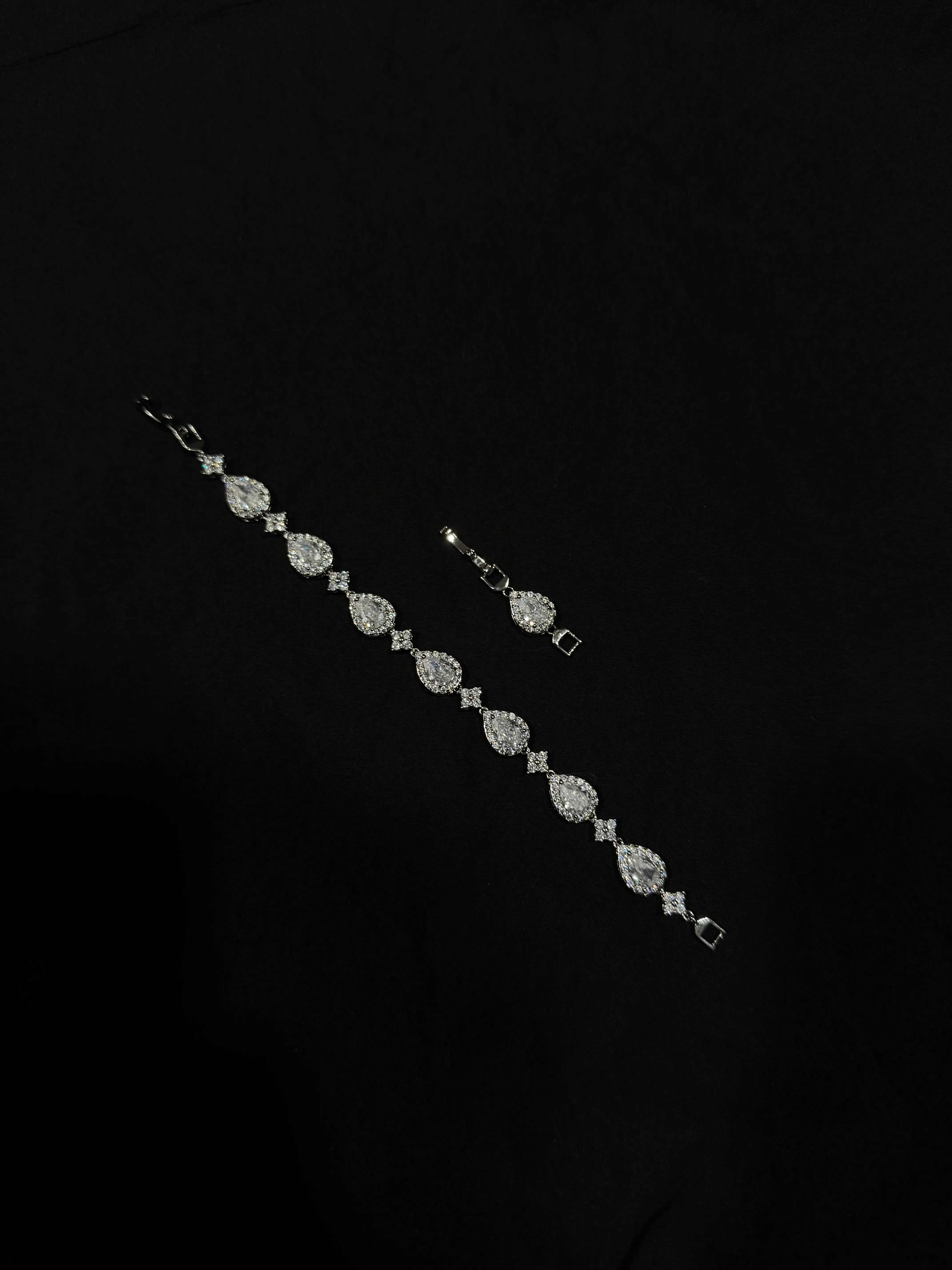 Zenics Star Drop Bracelet Unisex