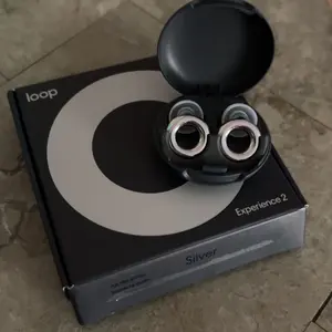 Loop, Experience 2 Earplugs, Live Music & Events, Stylish 17 dB Noise Filtering with Certified Hearing Protection, 1 Pair + Case