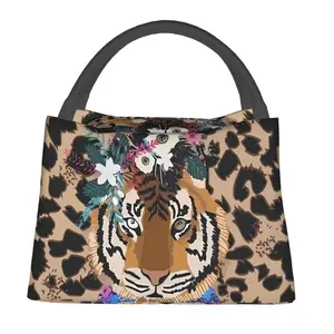 Lunch bag for men and women, reusable hand-held insulation bag,leopard print tiger pattern, is an essential item for outdoor camping and daily commuting. It is made of safe and durable insulation material, with a portable and stylish design