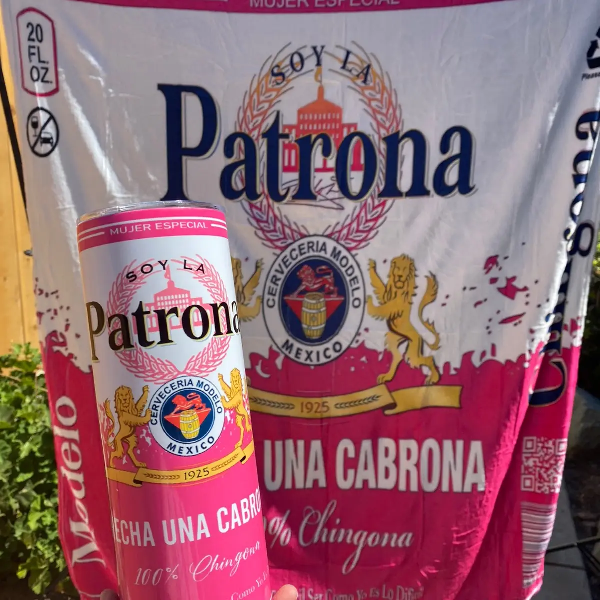La patrona tumbler blanket