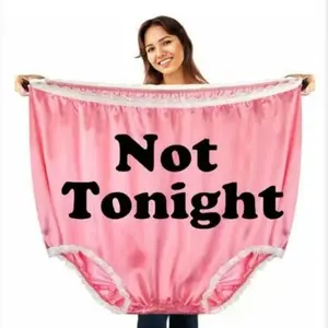 1PC Giant Aunt Underwear, Polyester Funny Bedroom Ornaments, Novelty Gag Prank Gifts, Adult Fun Party Supplies & Creative Holiday Gifts