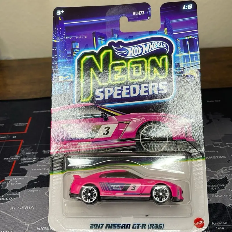 Hot Wheels Neon Speeders Speed Series 2017 Nissan GT-R (R35) 1/8 Scale Toy, Collectible Diecast Model Car, Scale 1/8