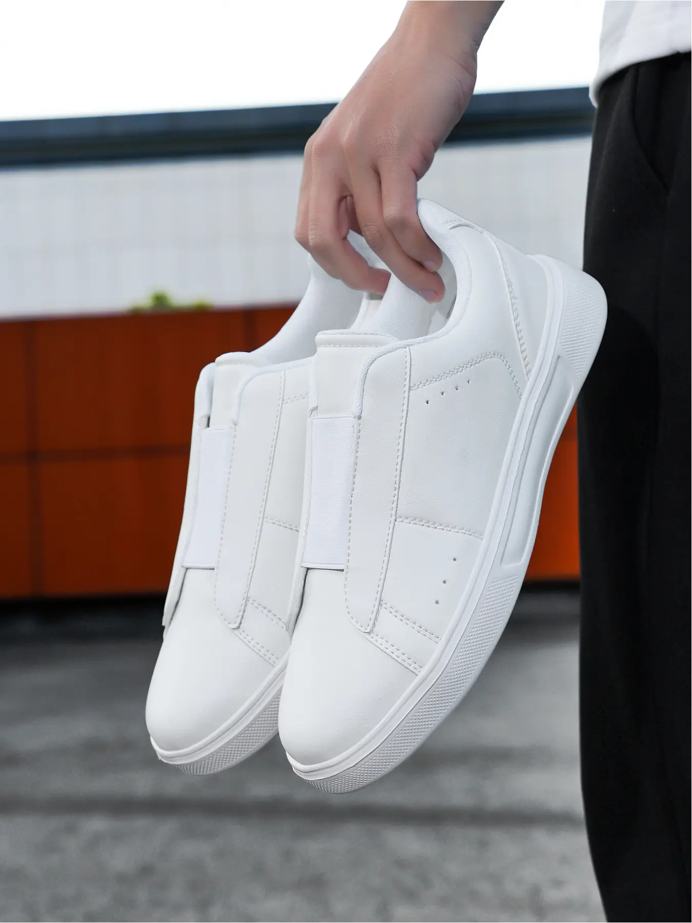 Men's White Skate Shoes Lightweight Comfortable Breathable Athletic Casual Trainer Sneakers for Street Sports Footwear