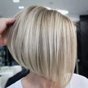 PIOK&GO Layered Short Blonde Bob Wigs for White Women Chin Length Ash Blonde Side Part Pixie Bob Wig Straight Hair Synthetic Natural Looking Daily Party Wig Inverted Bob Wig